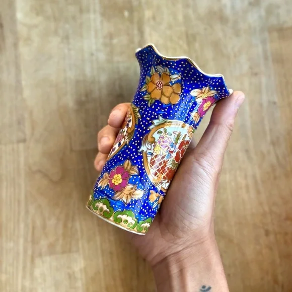 Vintage Korean Floral Vase - Picture 2 of 8